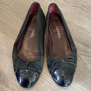 Authentic Chanel suede green and black ballerina flats Size 38.5